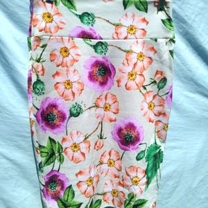 Lularoe Cassie Pencil Skirt size S NWOT